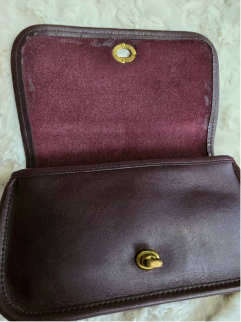 Vintage Coach Dinky Burgandy Leather Crossbody Bag - Picture 13 of 13